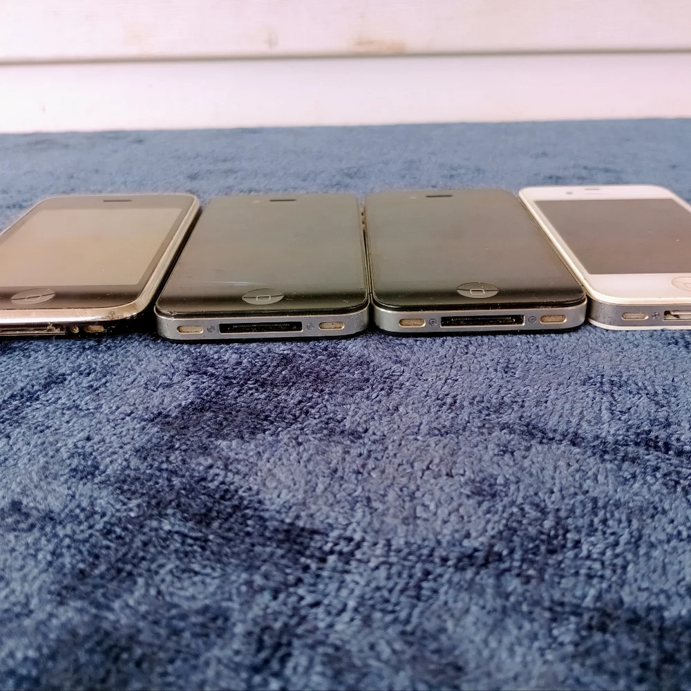 iPhone ( For parts only ) !!!